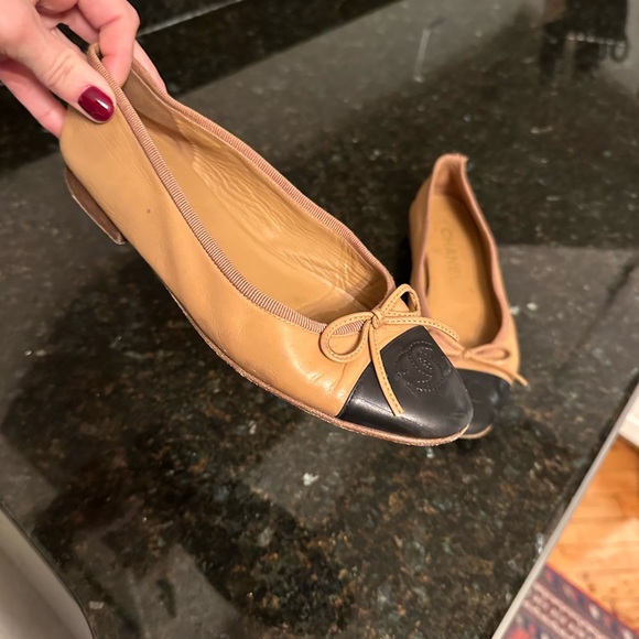 Chanel Vintage Ballerina Leather CC Bow Cap Toe Ballet Flats - Picture 9 of 10